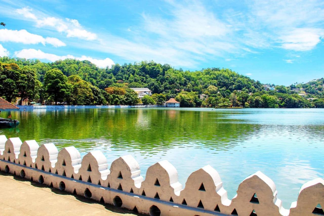 Golden Villa Kandy - "Free Pickup From Kandy " Εξωτερικό φωτογραφία