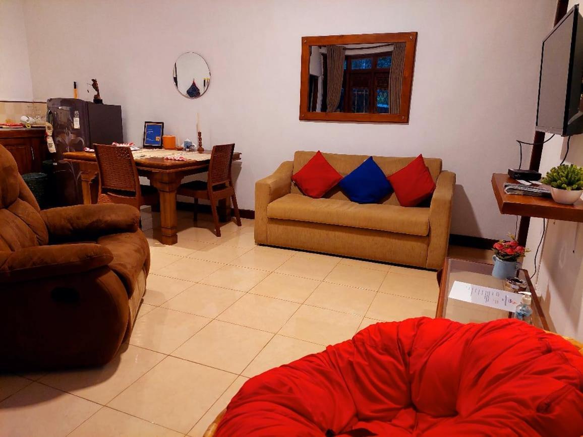 Golden Villa Kandy - "Free Pickup From Kandy " Εξωτερικό φωτογραφία